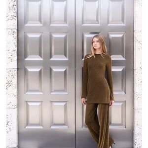 Sold Out! NWT Julia Amory Metallic Pant and Tunic SET in Gold